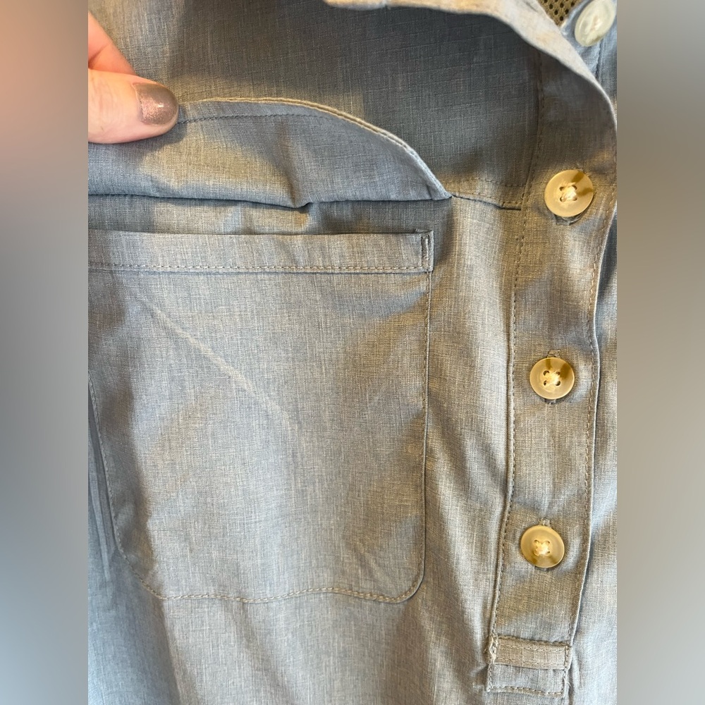 Light Blue Sleeveless Blouse - Picture 3 of 6